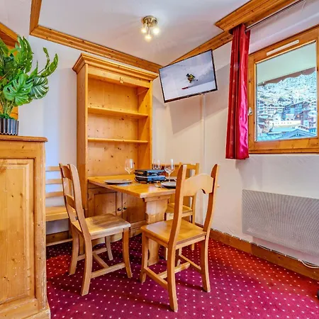 Charming 1 Bedroom Ski-in Out 4p